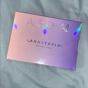 anastasia aurora glow kit